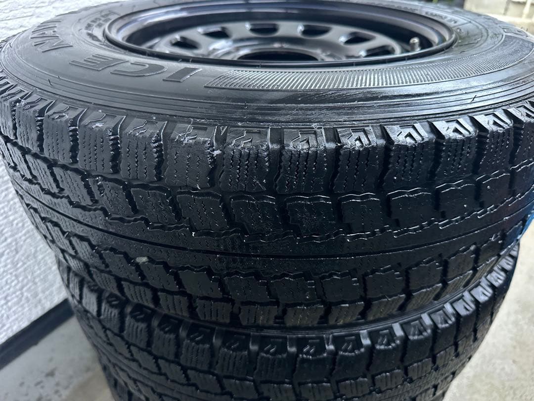 ハイエース200系対応 ホイール＆スタッドレスタイヤセット（デイトナ15インチ)