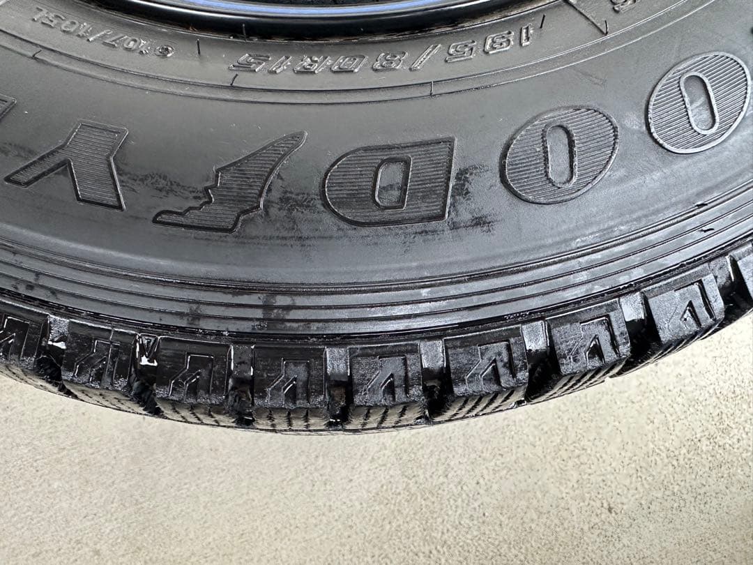 ハイエース200系対応 ホイール＆スタッドレスタイヤセット（デイトナ15インチ)