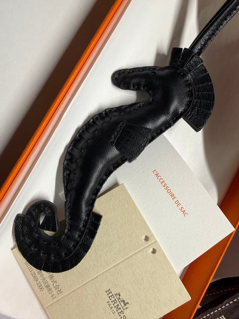 エルメス　チャーム　イポ　ソーブラック　B刻印