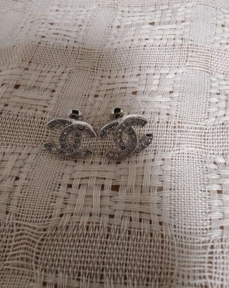 CHANEL ココマーク ラインストーン スタッドピアス シルバー