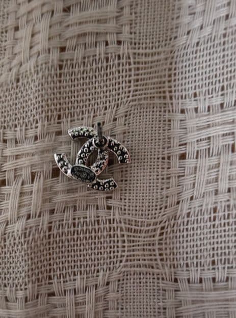 CHANEL ココマーク ラインストーン スタッドピアス シルバー