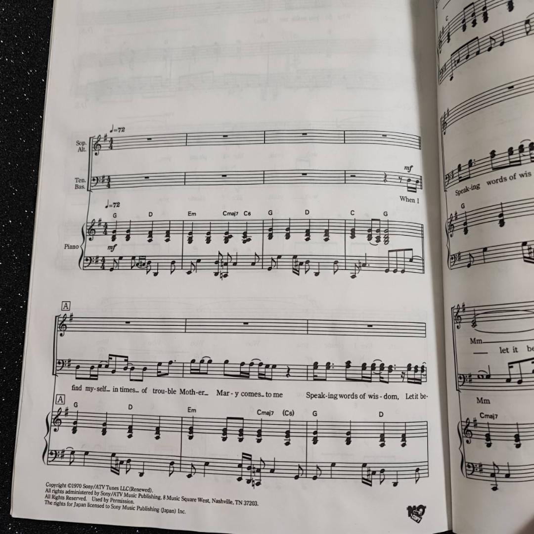 ザ・ビートルズ・ソングブック　BEATLES　楽譜　ピアノ伴奏