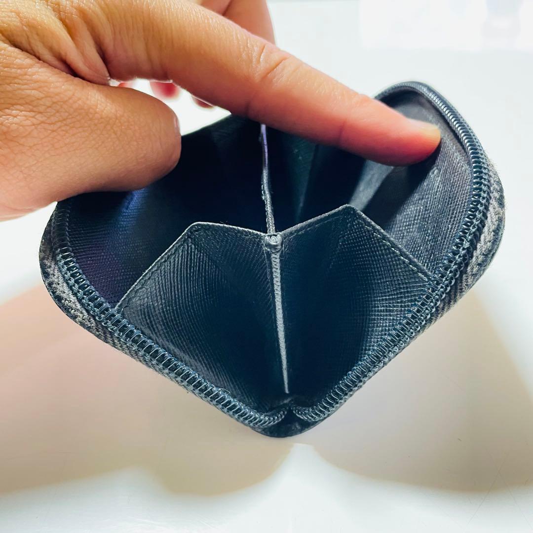 PRADA プラダ サフィアーノ ケース レザー ブラック ラウンドジップ