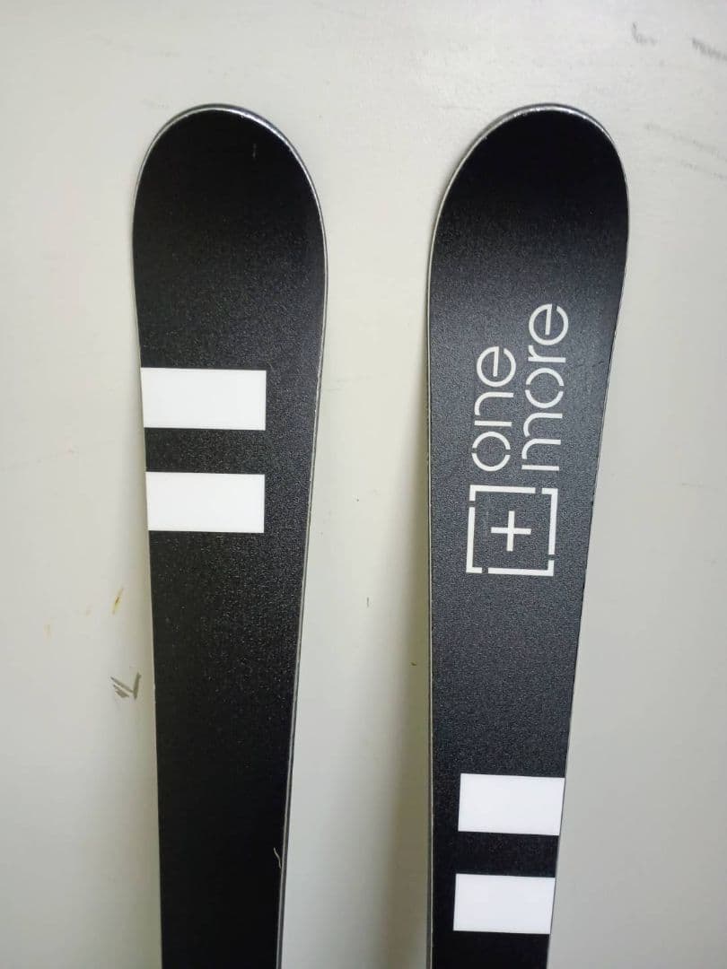one more TRE スキー板 黒/白 165cm