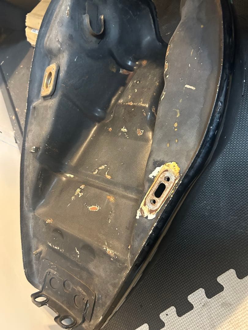 ゼファーχ外装、タンク、サイドカバー、テールカウル