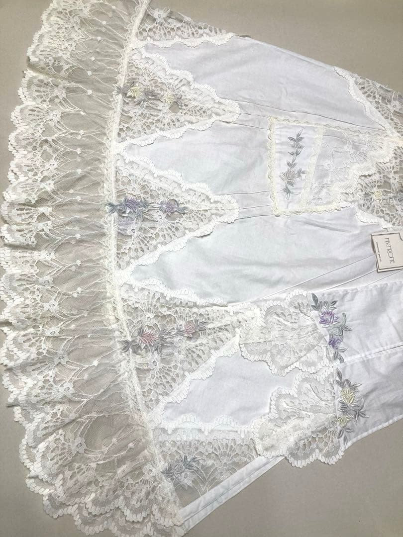 新品未使用さえら ヒスクローネ　レース エプロン ヴィンテージ