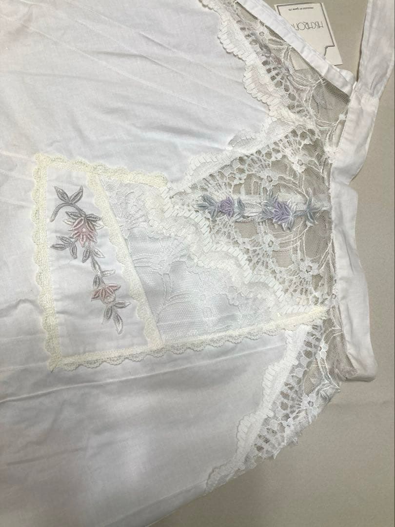 新品未使用さえら ヒスクローネ　レース エプロン ヴィンテージ