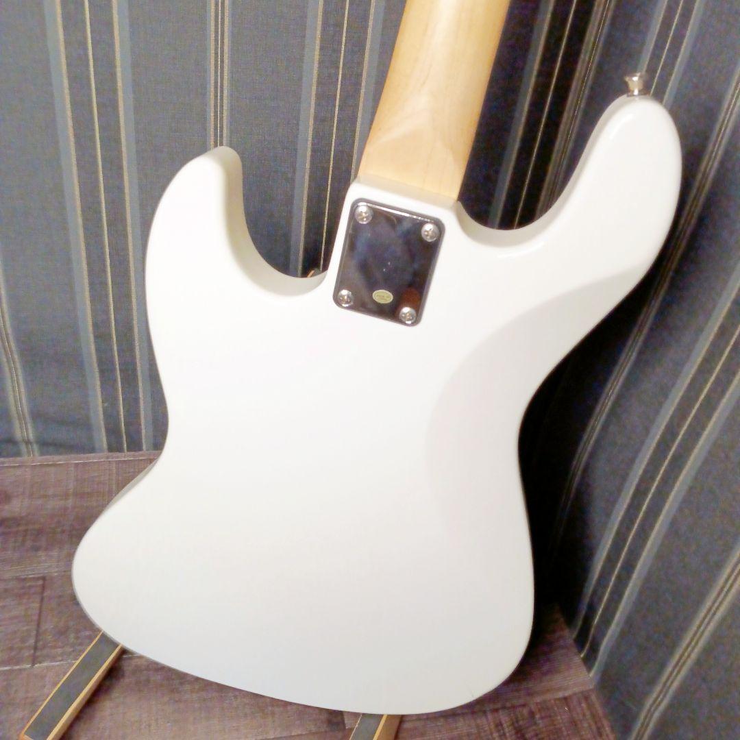 美品 Bacchus バッカス JB ジャズベース ホワイト エレキ ジャズベ