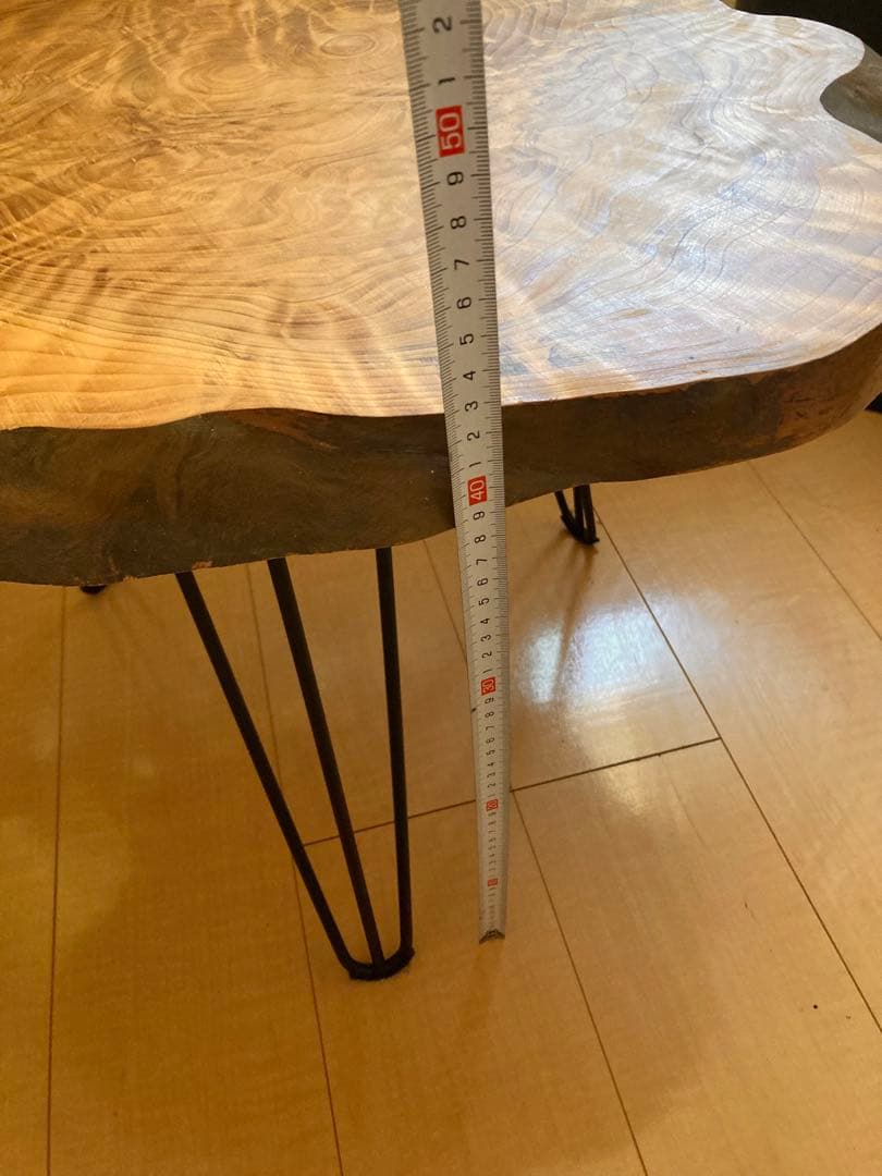 徳田製作所の輪切りの一枚板　コーヒーテーブル