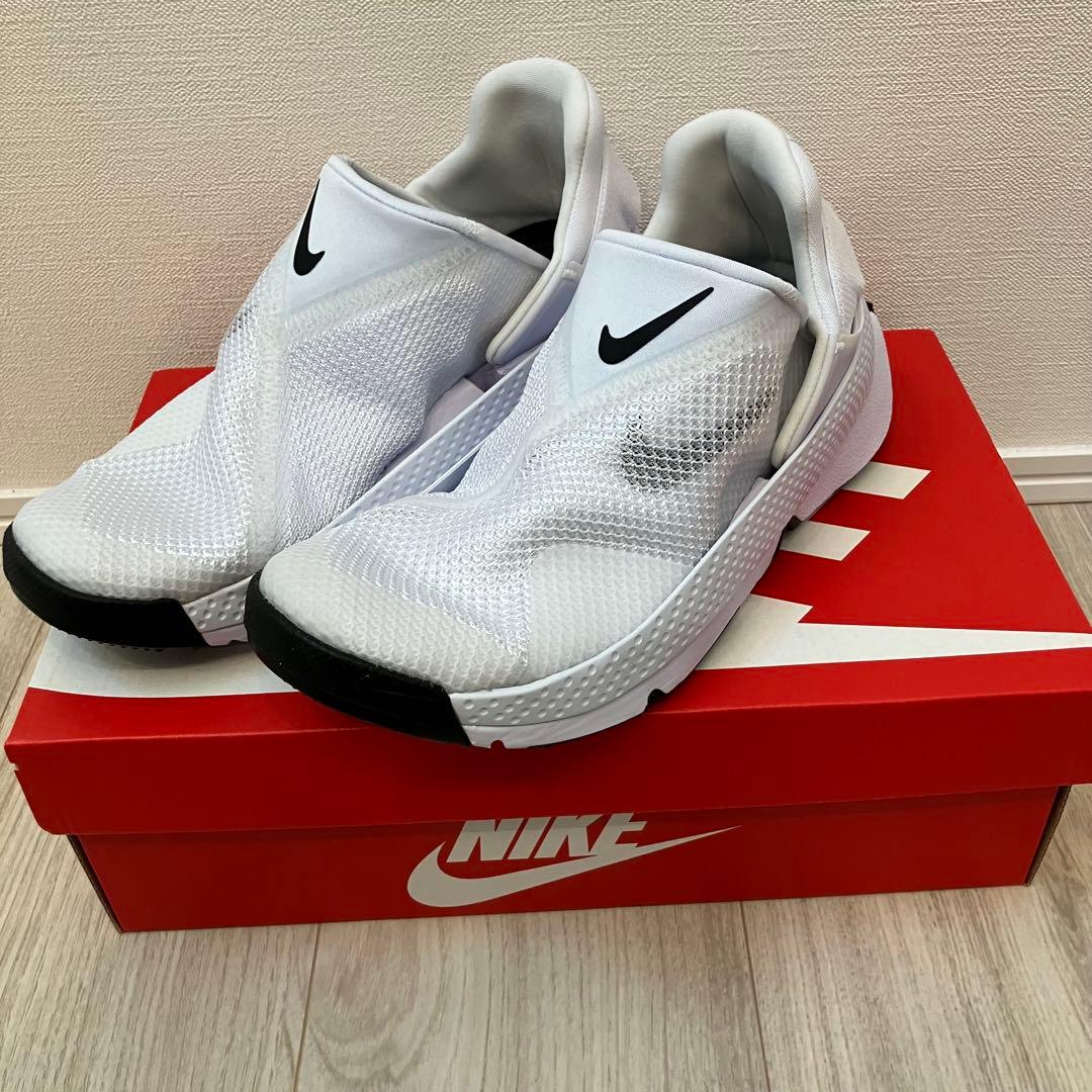 【新品未使用】NIKE ゴー フライイーズ ホワイト 24cm
