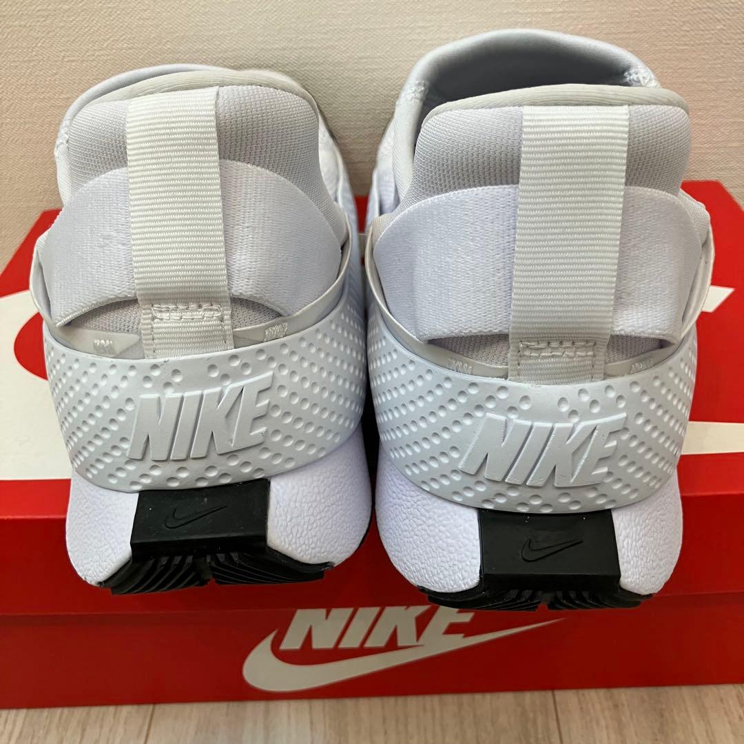 【新品未使用】NIKE ゴー フライイーズ ホワイト 24cm