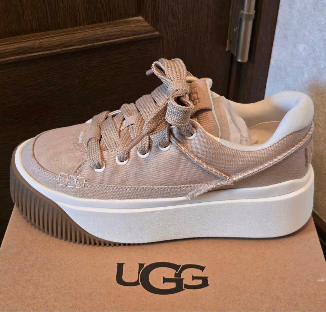 【新品】アグ ベージュ 厚底スニーカー 25cm UGG for emmi