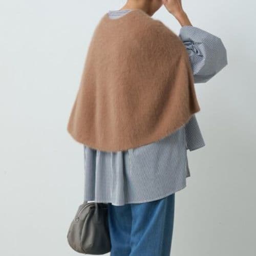 新品タグ付き　ビアズリー　ファーニットポンチョ