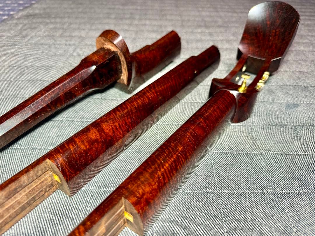 【虎・瘤杢】最高峰 津軽三味線 金細 子持綾杉 極上美品 超希少複雑混合杢 太棹