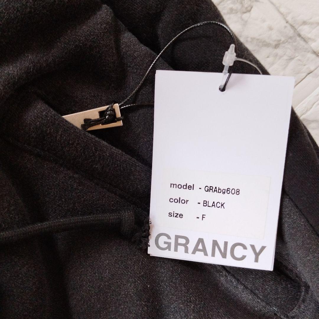 最終値下げ致しました　新品タグ付きGRANCY　フーディモチーフショルダーバッグ