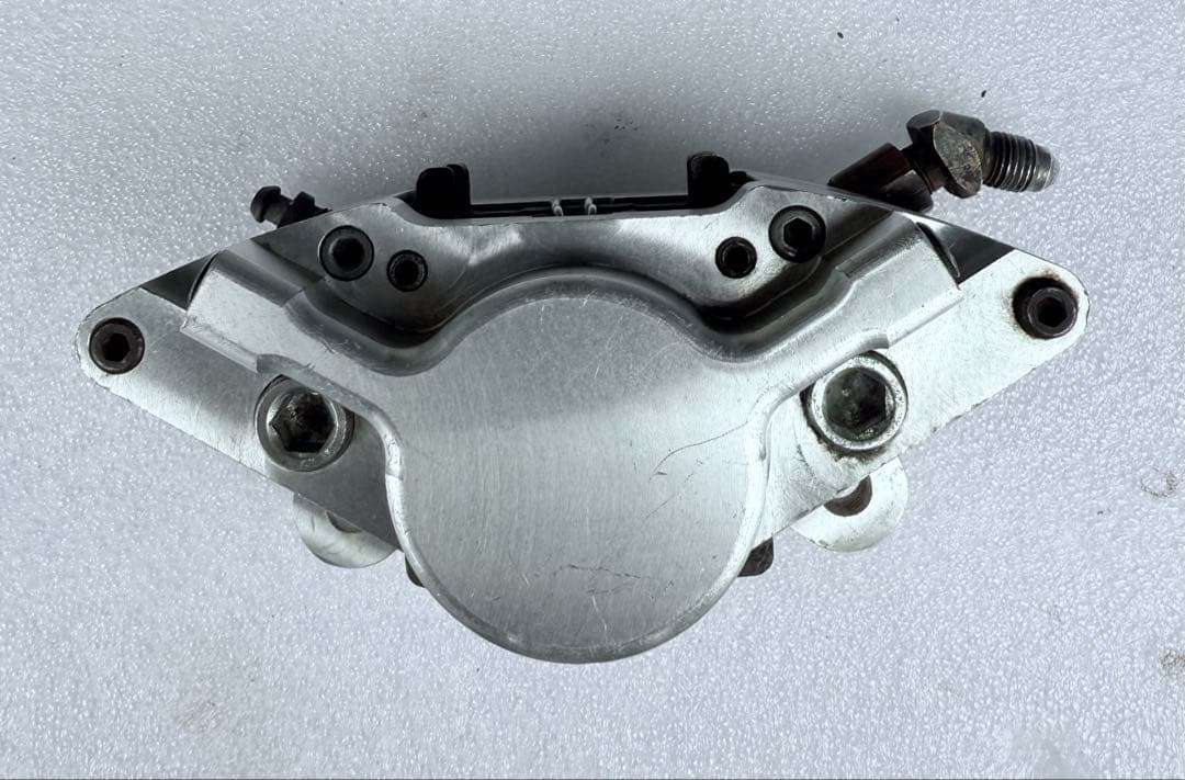 PMパフォーマンスマシン リアブレーキ キャリパー サポートつき