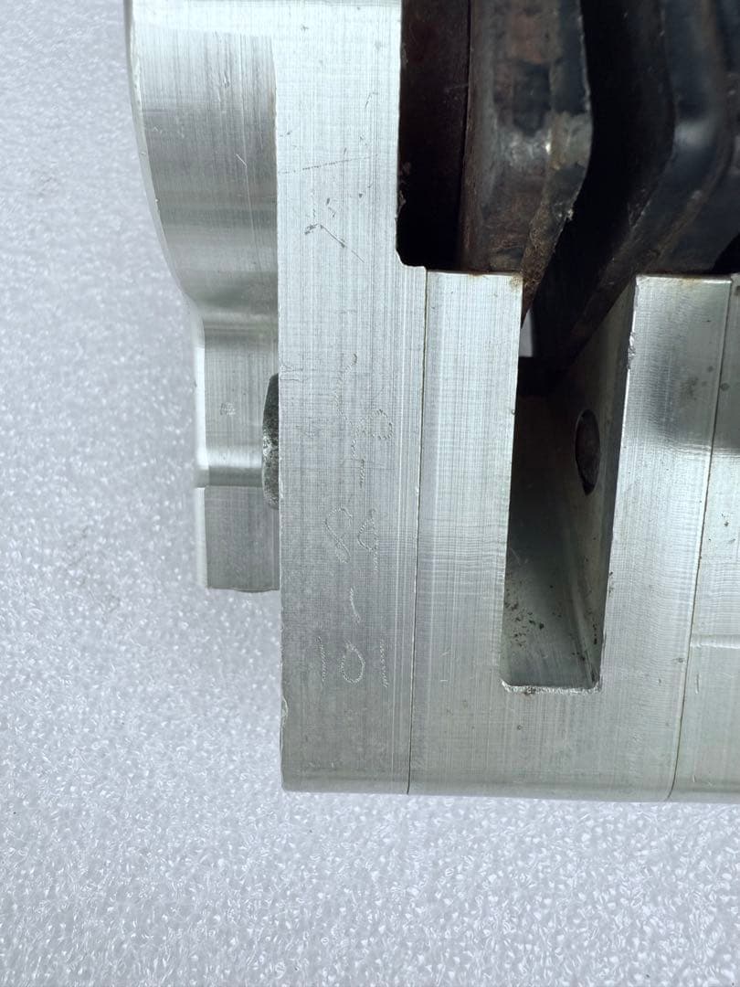 PMパフォーマンスマシン リアブレーキ キャリパー サポートつき