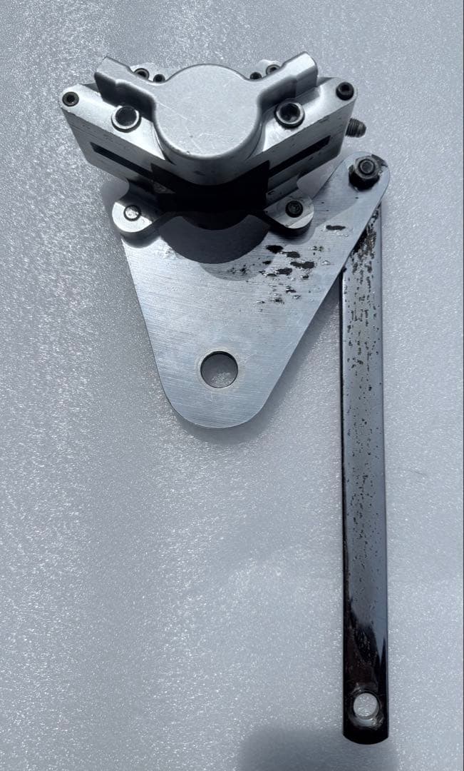 PMパフォーマンスマシン リアブレーキ キャリパー サポートつき