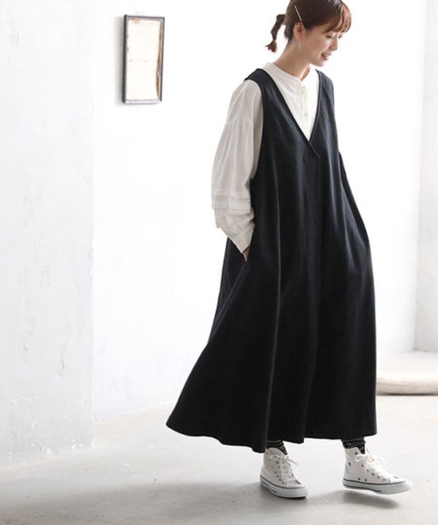 soulberry 新品　すっきり映えちゃう黒いワンピース