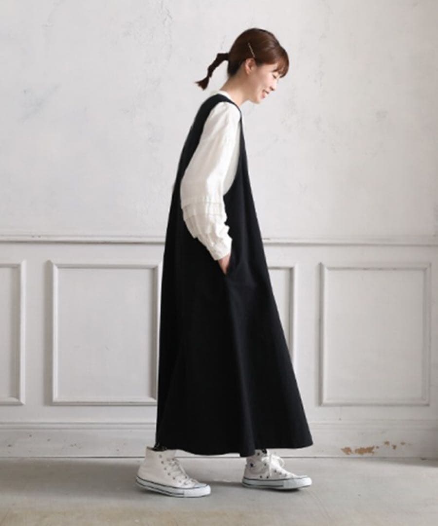 soulberry 新品　すっきり映えちゃう黒いワンピース