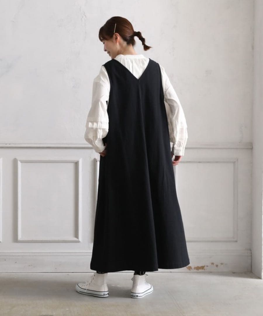 soulberry 新品　すっきり映えちゃう黒いワンピース