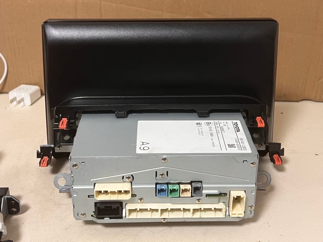 ZWE211カローラツーリング　ディスプレイオーディオ86140-12B30