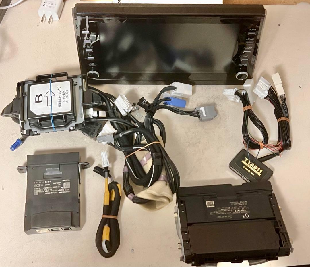 ZWE211カローラツーリング　ディスプレイオーディオ86140-12B30