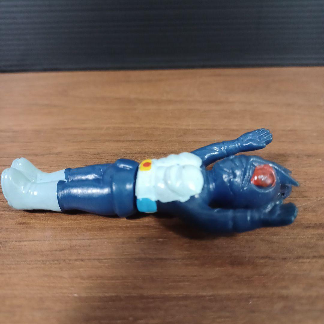 無版権　パチモノ「仮面ライダー」風ペンダント・トップ　ミニソフビフィギュア