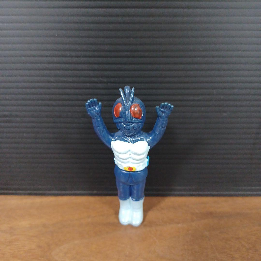 無版権　パチモノ「仮面ライダー」風ペンダント・トップ　ミニソフビフィギュア