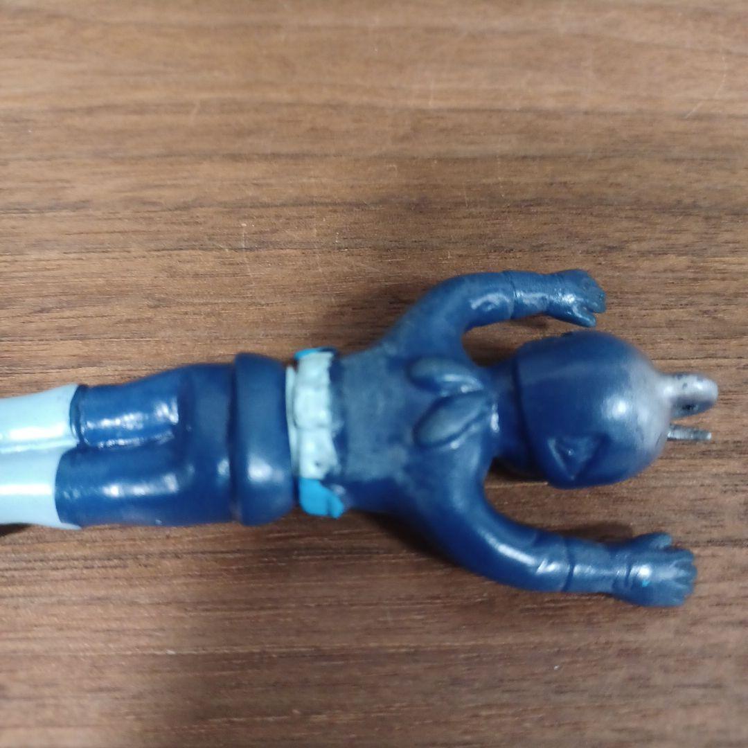 無版権　パチモノ「仮面ライダー」風ペンダント・トップ　ミニソフビフィギュア