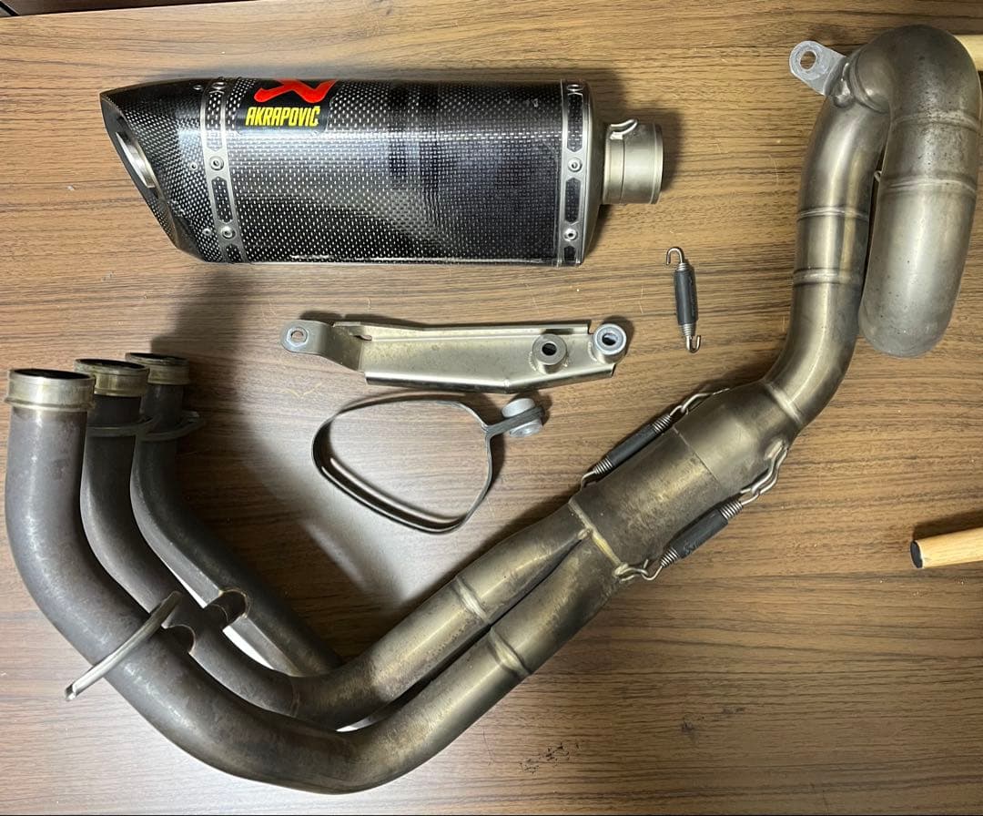 アクラポビッチ レーシングライン カーボン ヤマハ XSR900 (16-20)