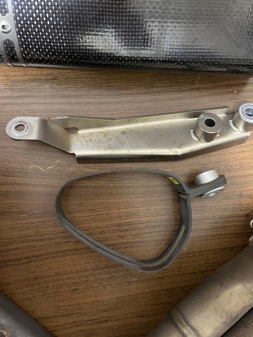 アクラポビッチ レーシングライン カーボン ヤマハ XSR900 (16-20)