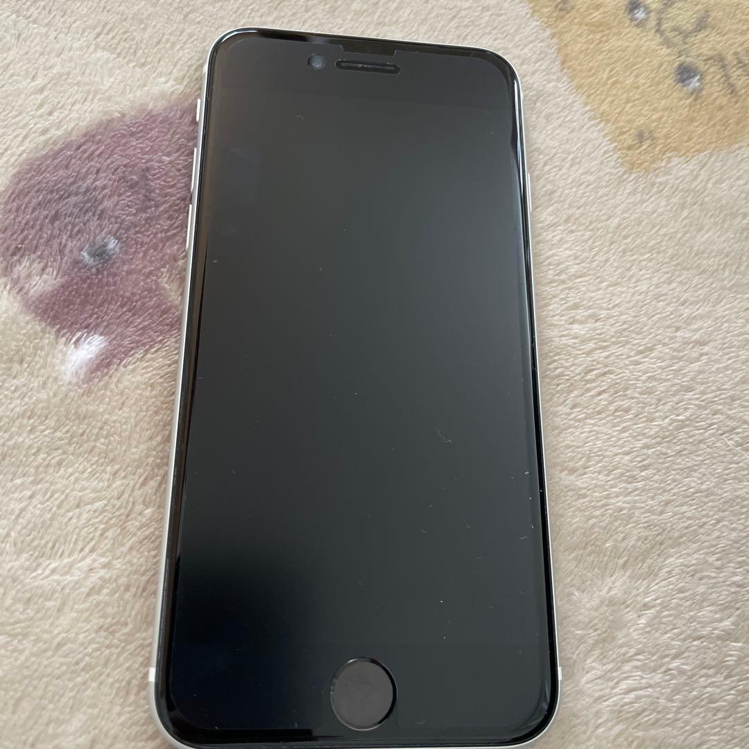 iPhone SE2 ホワイト 本体 SIMフリーバッテリー82%