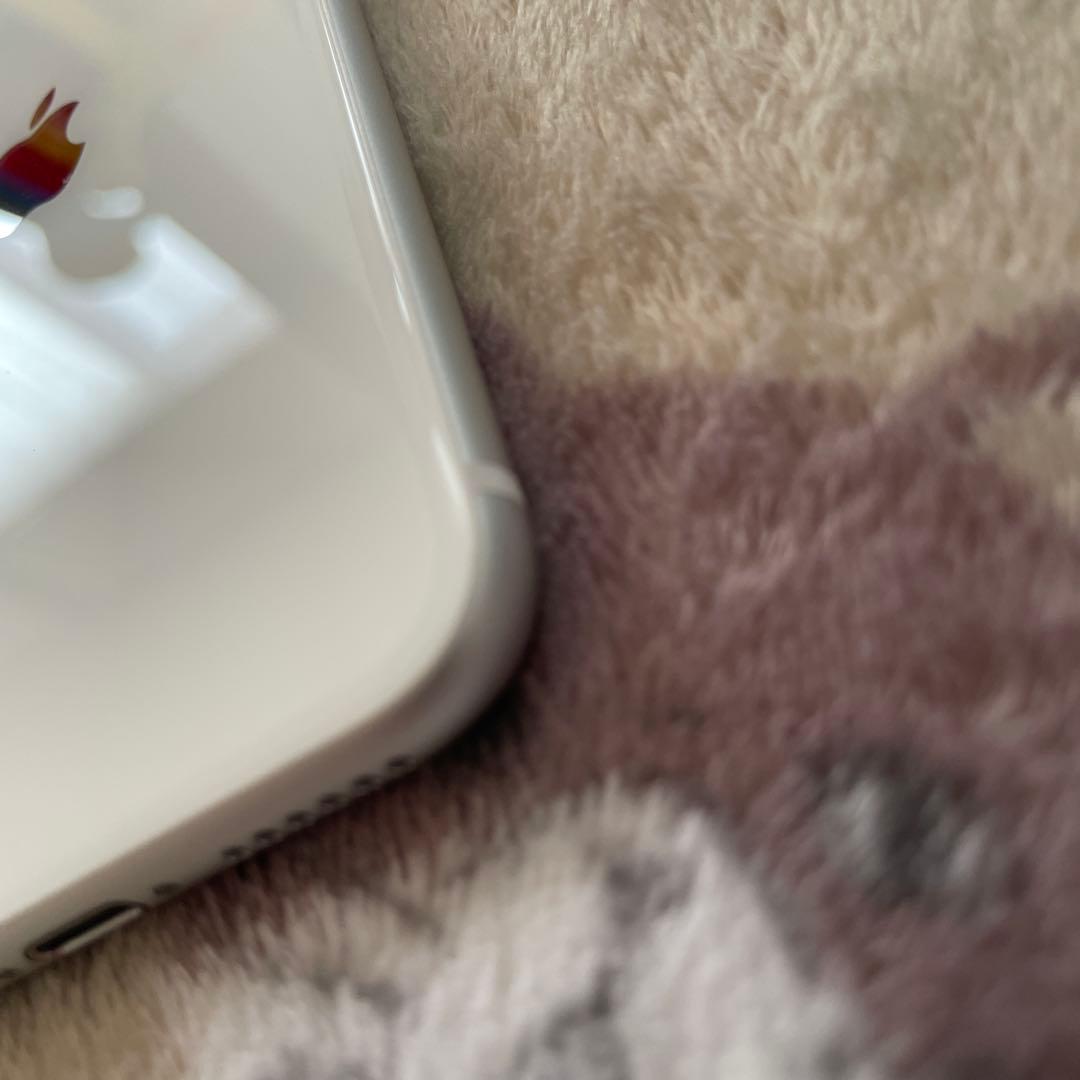 iPhone SE2 ホワイト 本体 SIMフリーバッテリー82%