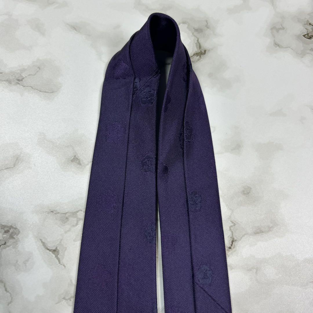 新品　シャネル　ネクタイ　花柄　紫　チェーン　光沢　刺繍　カメリア　ムラサキ