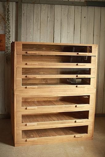 前面ガラスの引き出し3段　食器棚　収納棚　キャビネット　シャツケース　古家具