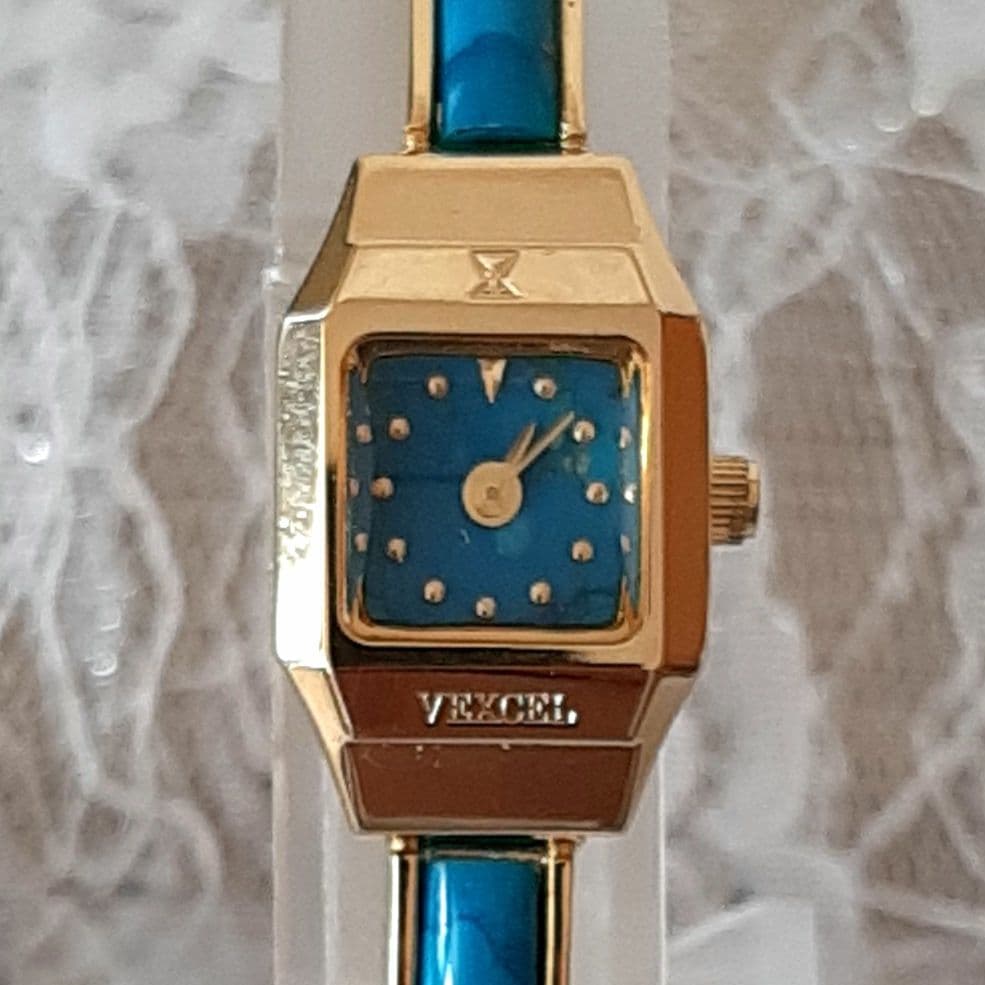 ✨新品電池☆稼働美品✨VEXCEL✨ ヴェクセル天然石　バングルウォッチ