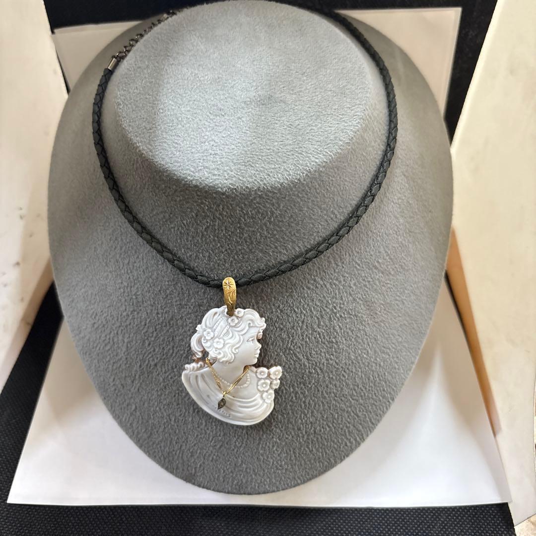 作家品　Ｋ１８　ＰＴ９００　シェルカメオ　ダイヤモンド付き　ペンダント