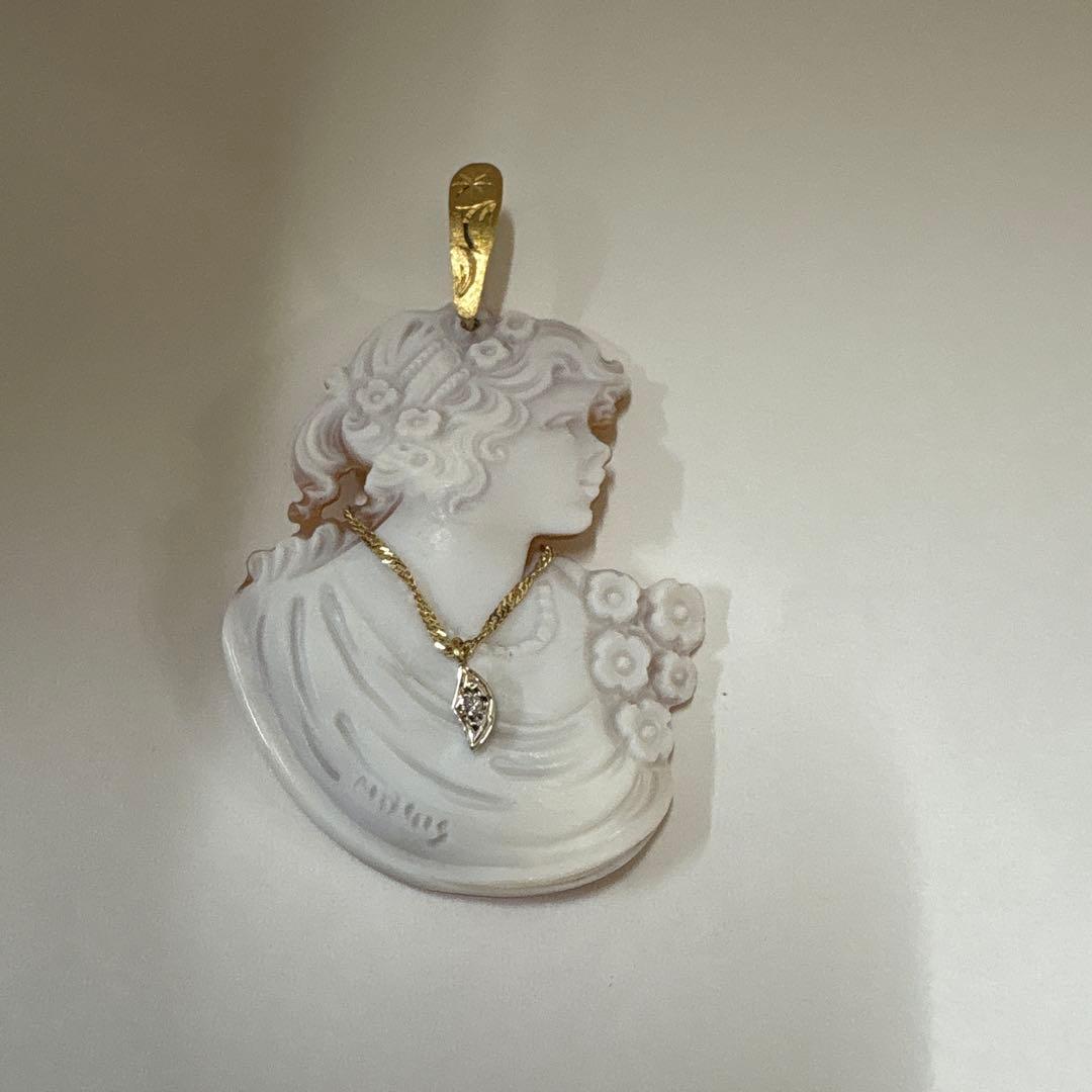 作家品　Ｋ１８　ＰＴ９００　シェルカメオ　ダイヤモンド付き　ペンダント