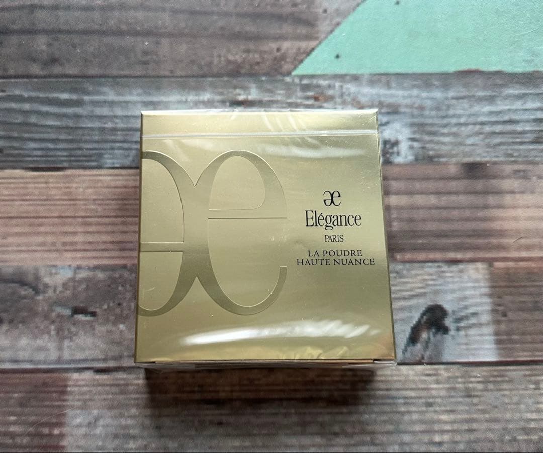 【新品未開封品】 ラ プードル オートニュアンス 〈フェイスパウダー〉VI