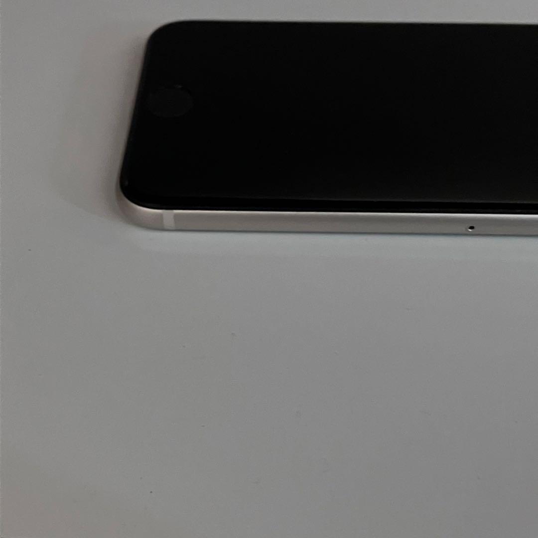 バッテリー新品　iPhoneSE第3世代　本体64GB SIMフリー　付属品付き