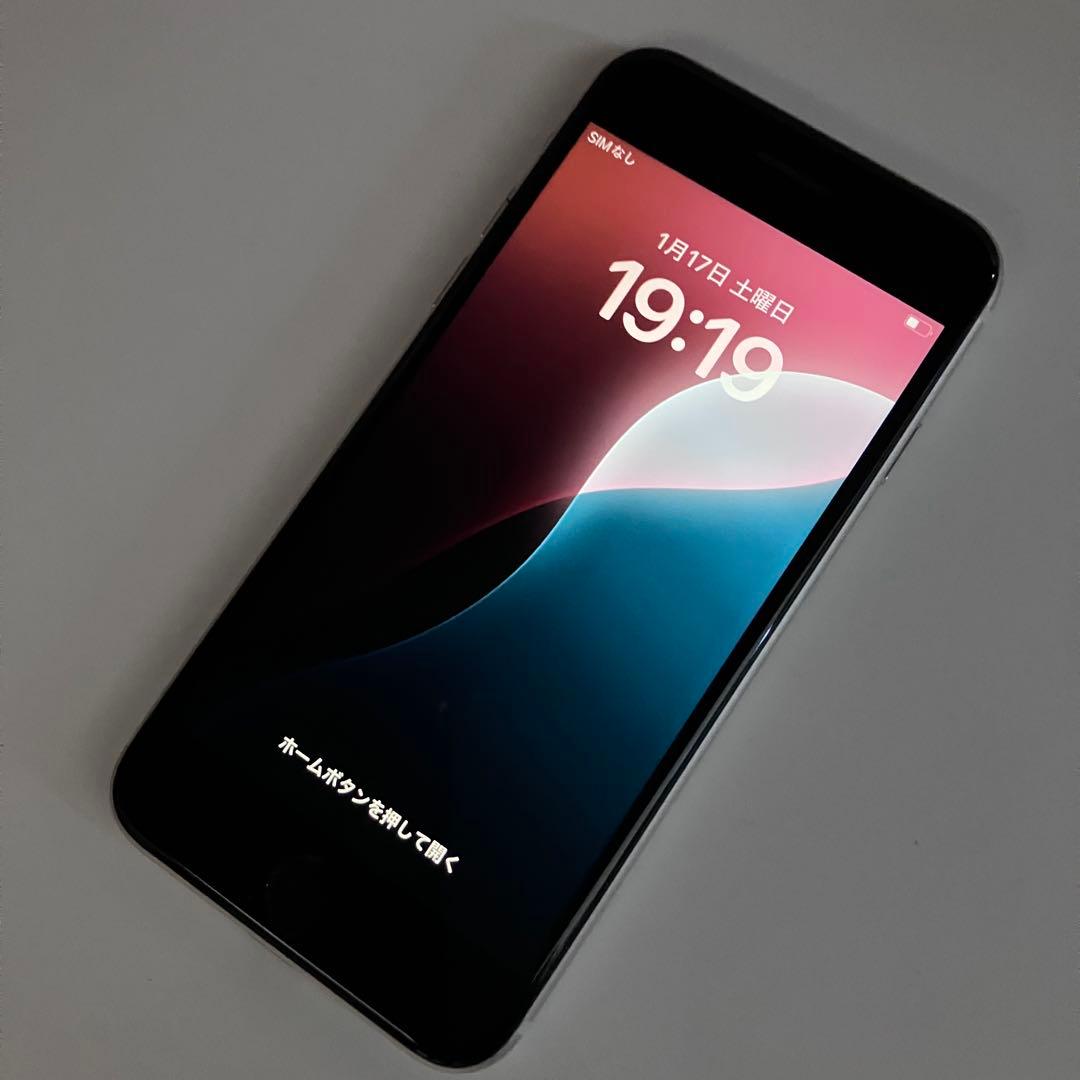 バッテリー新品　iPhoneSE第3世代　本体64GB SIMフリー　付属品付き