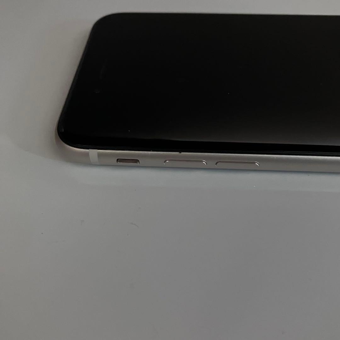 バッテリー新品　iPhoneSE第3世代　本体64GB SIMフリー　付属品付き