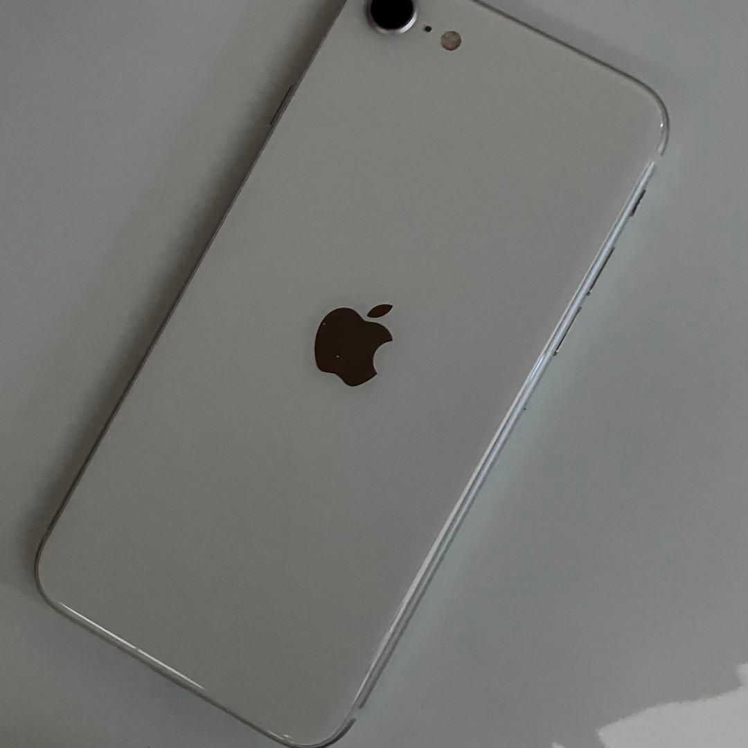 バッテリー新品　iPhoneSE第3世代　本体64GB SIMフリー　付属品付き