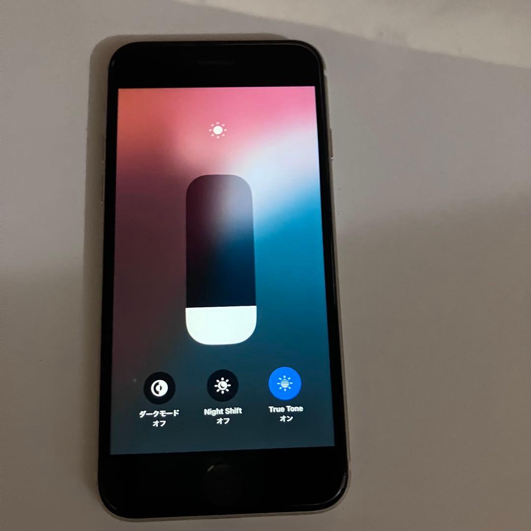 バッテリー新品　iPhoneSE第3世代　本体64GB SIMフリー　付属品付き