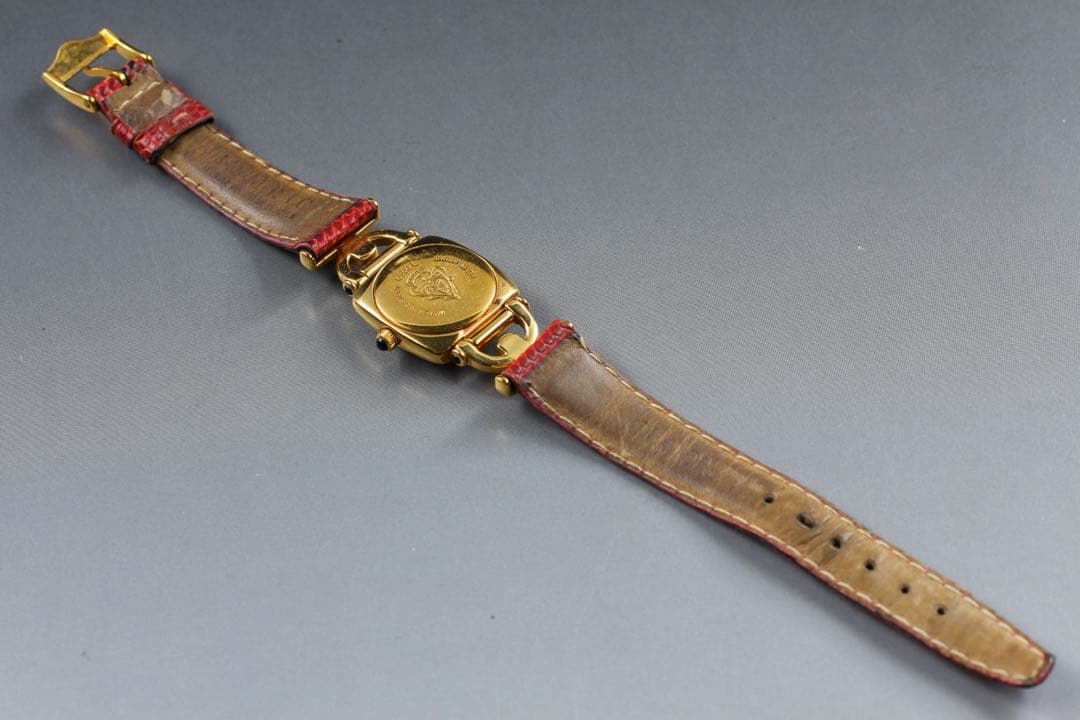 稼働 グッチ 6300L ホワイト クオーツ レディース 腕時計