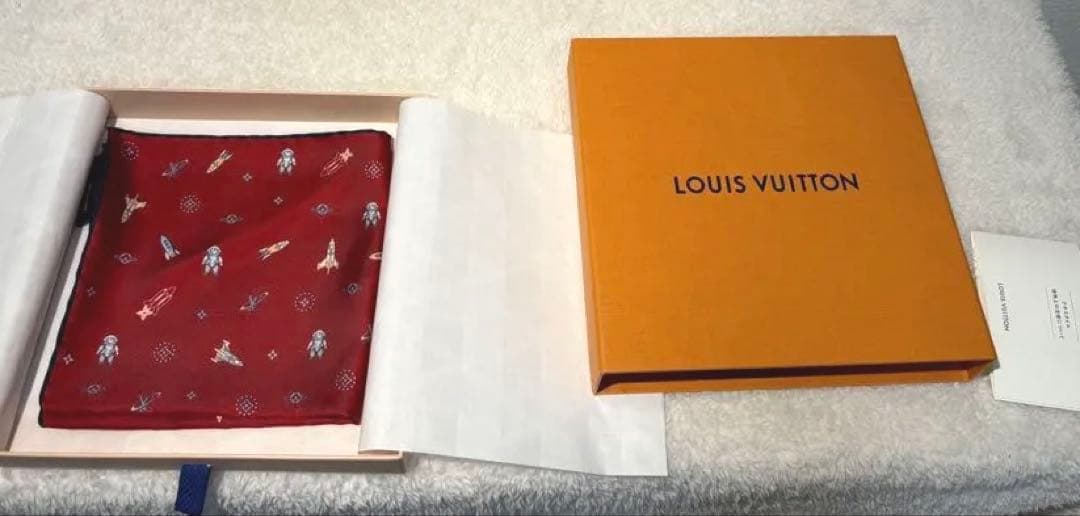 LOUIS VUITTON ハンカチーフ　ワインレッド　メンズ