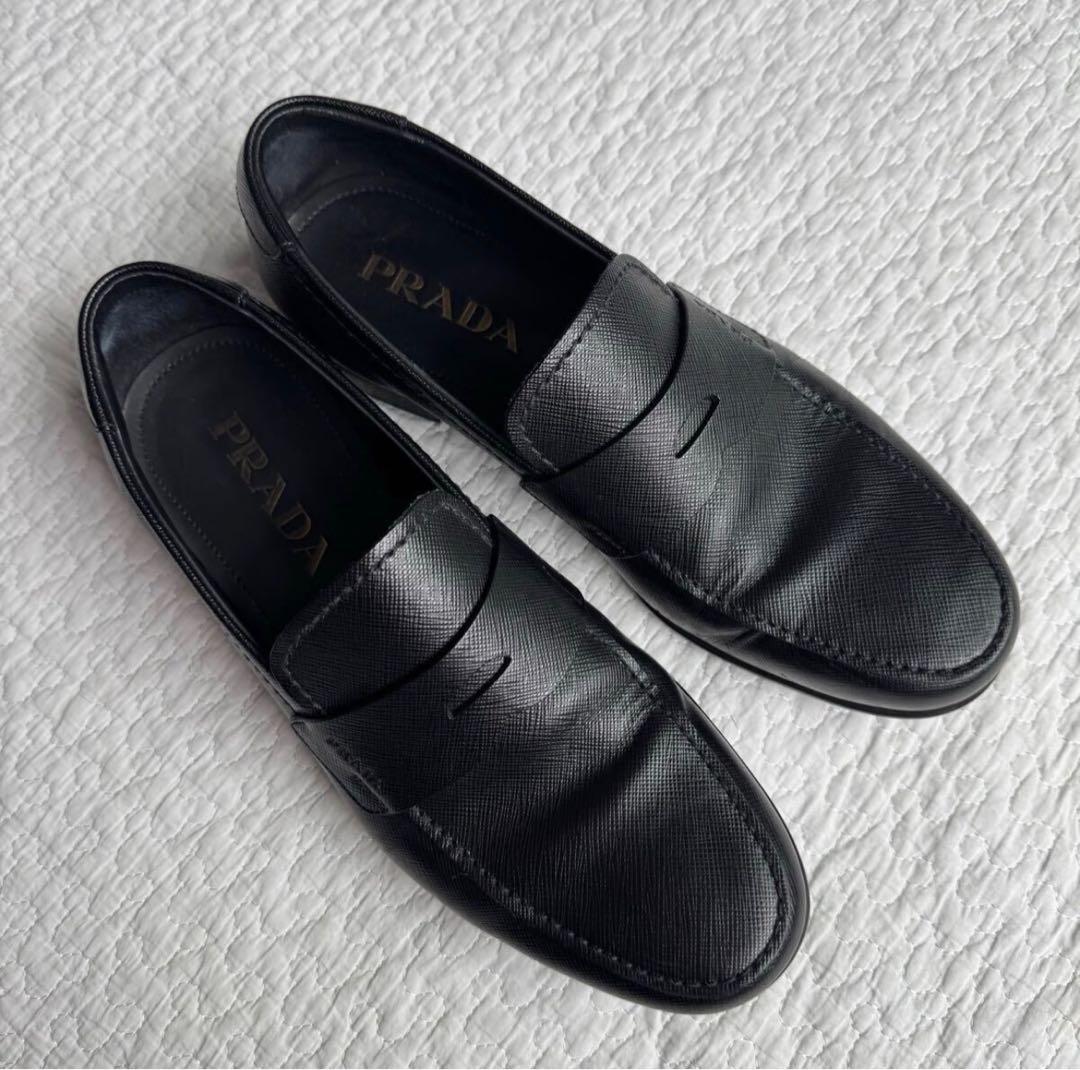美品 高級 PRADA サフィアーノ ローファー ロゴ黒 レザー 25.5cm