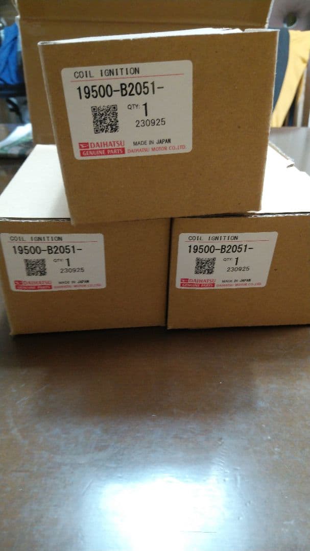 な　ダイハツ　イグニッションコイル 19500-B2051 純正新品