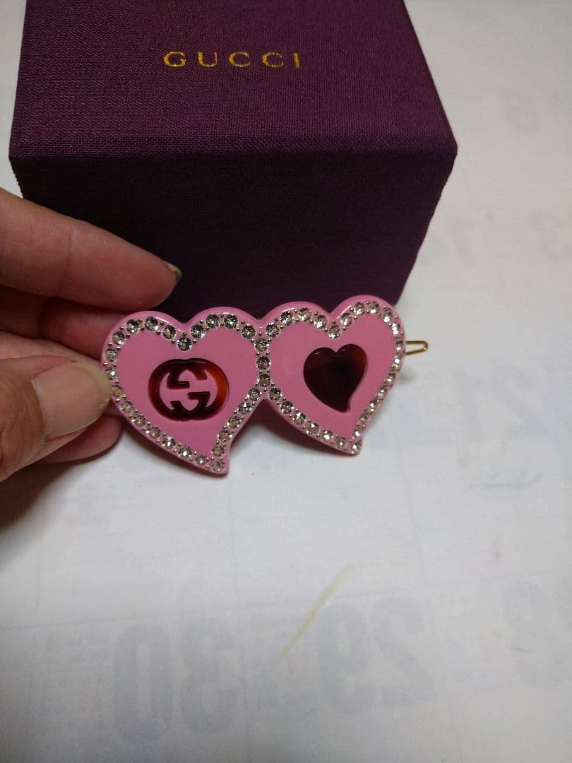 GUCCI インターロッキングG＆ハート ヘアクリップクリスタルピンク